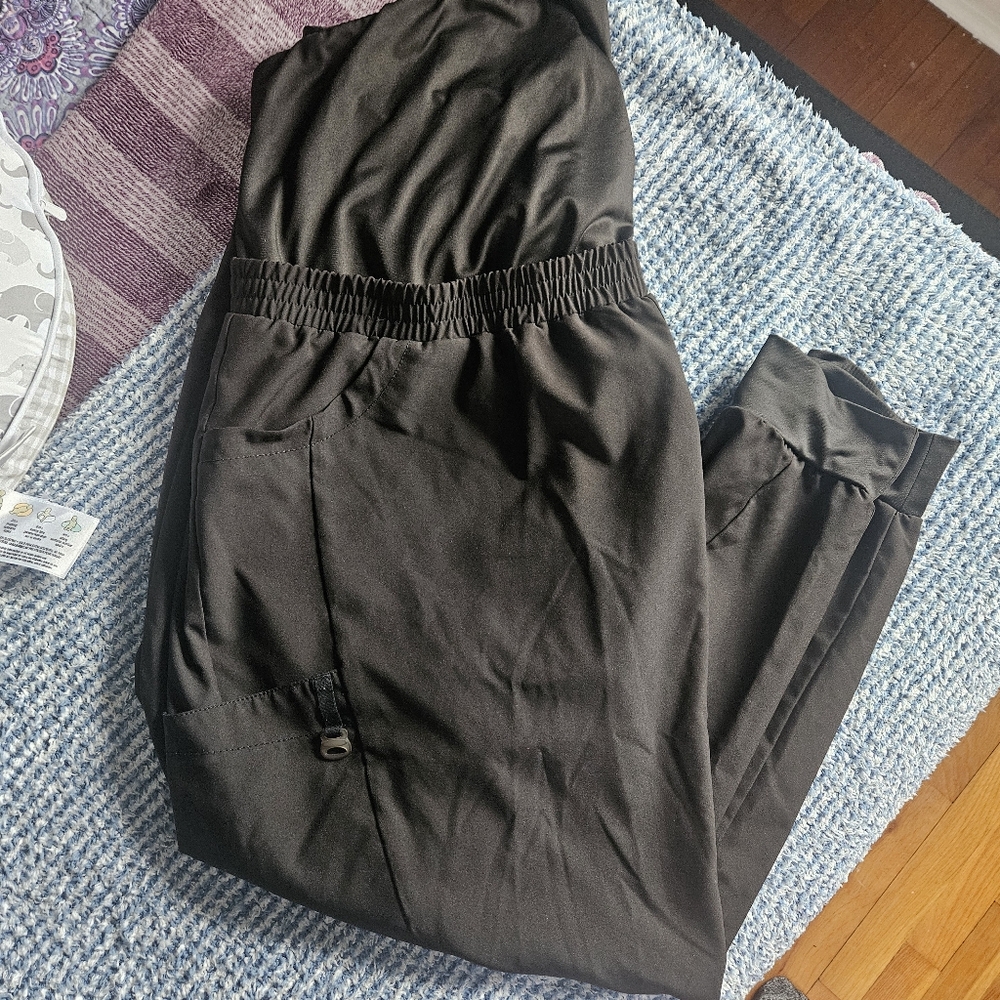 Wonder Wink Maternity Jogger style scrub pants
